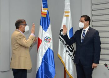 CNSS juramenta ministro de Salud Pública