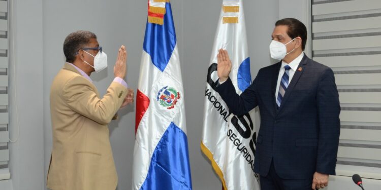 CNSS juramenta ministro de Salud Pública