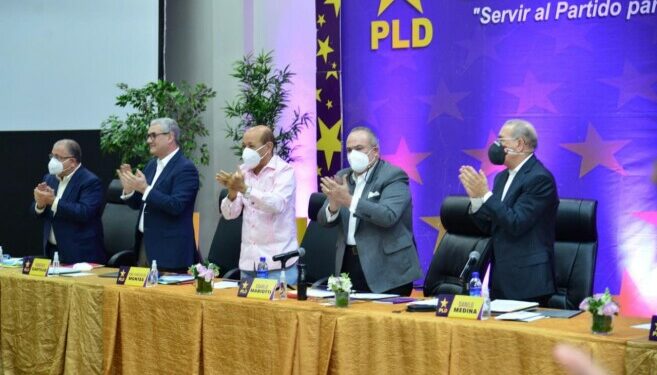 Comité Político del PLD comienza temprano a atender sus cartones