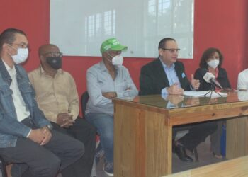 TSA admite amparo en contra de la firma del pacto eléctrico