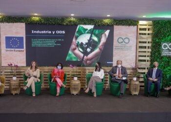 Instituciones conversan sobre el plástico y la emergencia climática global