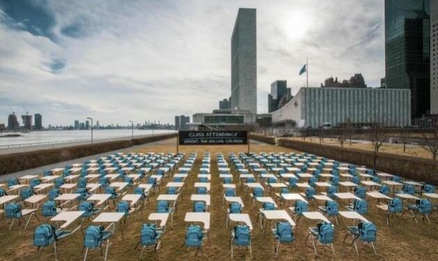 Con 168 pupitres vacíos ante la ONU, Unicef pide reabrir escuelas