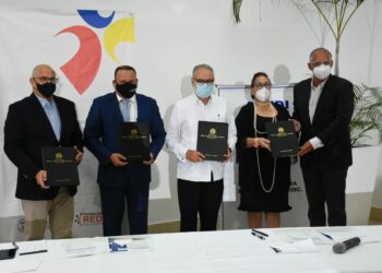 Economía y empresarios de Santiago se alían para la planificación estratégica de la zona fronteriza