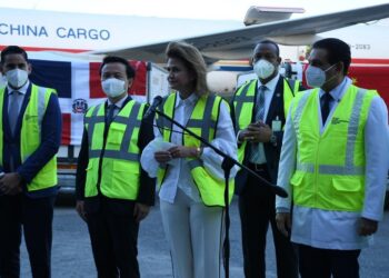 Vicepresidenta anuncia tercer lote de vacunas desde China para final de marzo