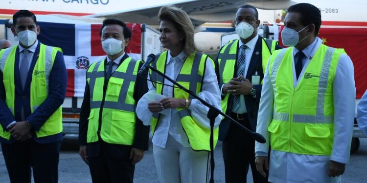 Vicepresidenta anuncia tercer lote de vacunas desde China para final de marzo