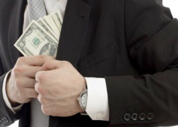 Venezolano habría estafado a cinco dominicanos con cientos de miles de pesos