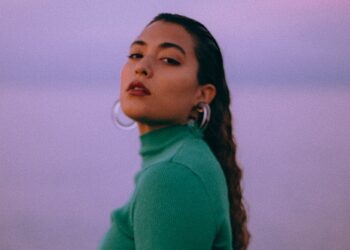 TE DOY LA LU´ DE LETÓN PÉ