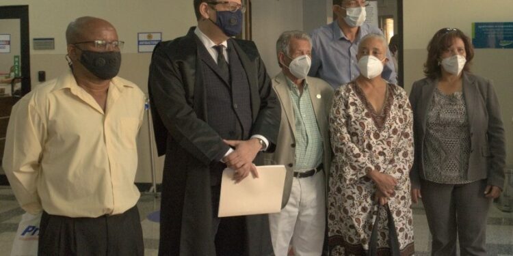 Sector Social deposita amparo contra firma del Pacto Eléctrico