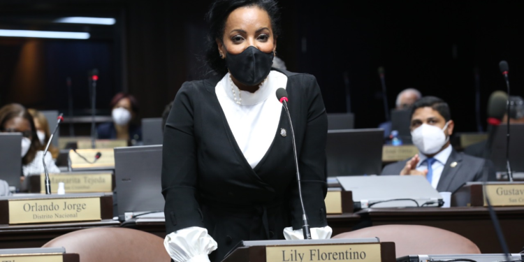 Diputados aprueban proyecto de becas para jóvenes residentes en el exterior