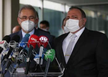 Covid sacude al gobierno de Brasil al atacar a sus bastiones y a los ricos