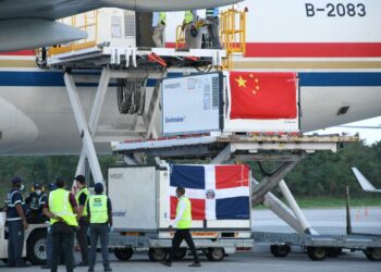 Vicepresidenta anuncia tercer lote de vacunas desde China para final de marzo