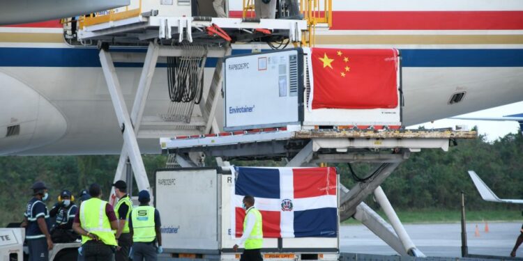 Vicepresidenta anuncia tercer lote de vacunas desde China para final de marzo