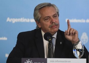 Argentina extiende cierre de fronteras hasta 30 de abril por COVID-19
