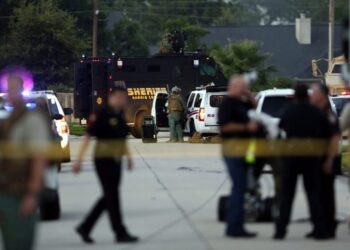 Tiroteo en capital de Texas deja tres muertos