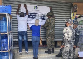 Pro Consumidor cierra 13 negocios por venta de bebidas alcohólicas adulteradas y plagas