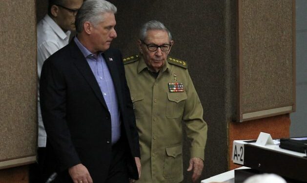 Comunismo cubano despide a sus históricos y apuesta por futuro sin rupturas