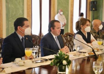 Gobierno declara alcohol adulterado un asunto de seguridad nacional