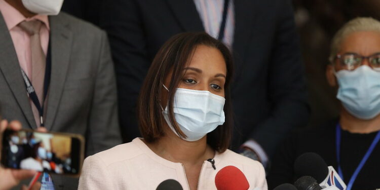 MP deposita solicitud de prisión a cinco implicados en presunta red de corrupción