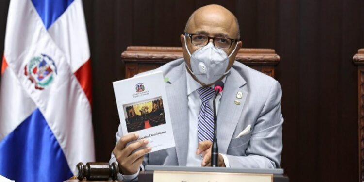 Diputados acogen propuesta del Senado sobre Defensor del Pueblo