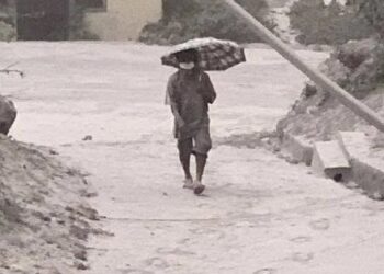 Dos Islas del Caribe en emergencia extrema por erupción de volcán