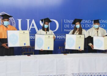 UASD gradúa 2000 profesionales de grado y postgrado