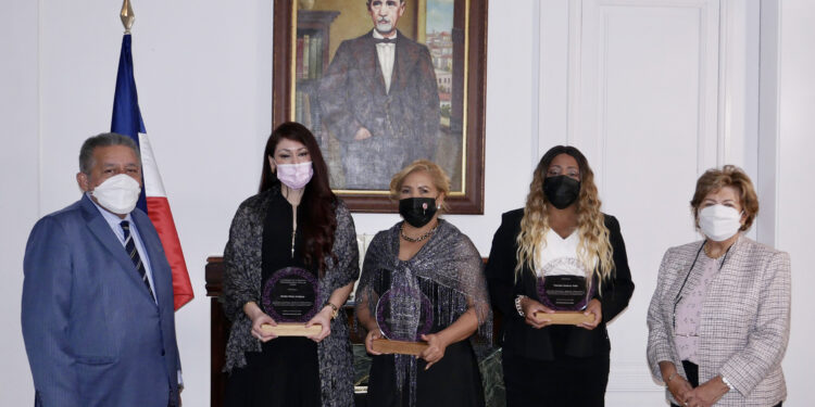 La Embajada dominicana en España reconoce a siete mujeres destacadas