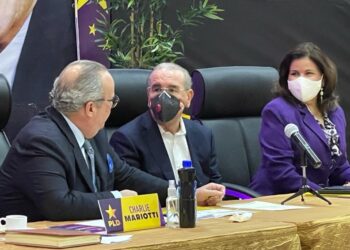 Danilo y Mariotti encabezan reunión comité político del PLD