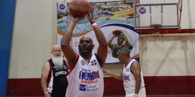 Frenicol obtiene invicto fase regular en 60 Plus del Latinoamericano Maxi