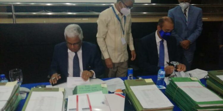 Comisión traspasa al MOPC 210 proyectos por más de 43 mil millones de pesos
