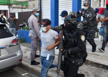 Todos los agentes policiales dispararon contra pareja asesinada en Villa Altagracia