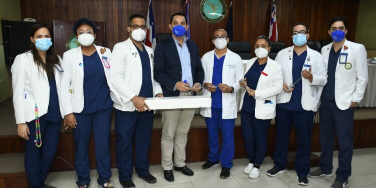 FUNDOURO dona equipos al Hospital Central de las Fuerzas Armadas