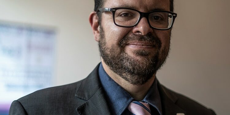 Experto de UNESCO afirma, el periodismo mantiene postulados que le dieron origen