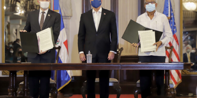 EU.UU. entrega US$6.6 millones para reforma Policía Nacional