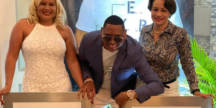 Kalimete recibe reconocimiento de Monitor Latino por “Maldito Flow”