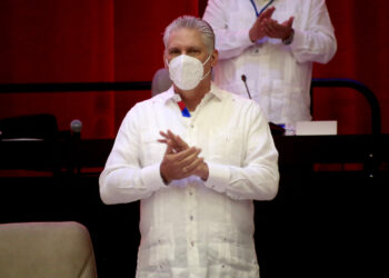 Electo Díaz-Canel sustituye a Raul Castro como líder de comunistas cubanos