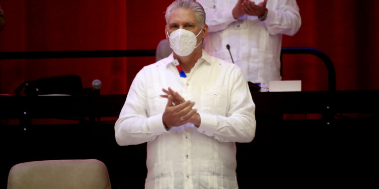 Electo Díaz-Canel sustituye a Raul Castro como líder de comunistas cubanos