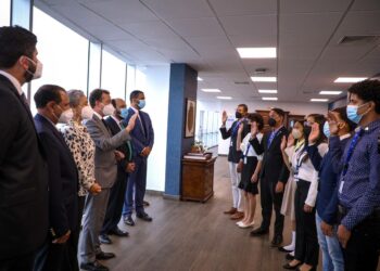 MICM hace a siete jóvenes ministro y viceministros por un día