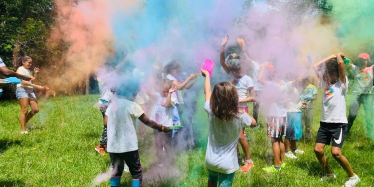 Vuelve Matua Summer Camp