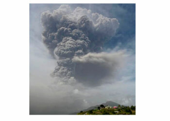 Gran explosión repite en volcán de San Vicente y las Granadinas