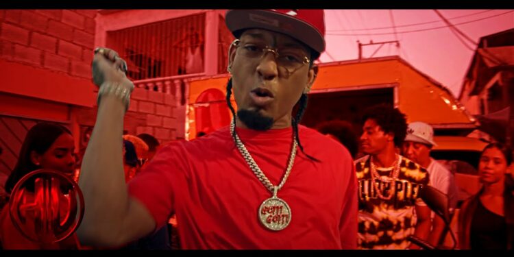 RochyRD lanza tema urbano "Alta Gama"