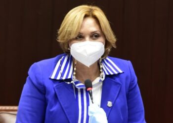 Cien diputados en manifiesto rechazan tres causales del aborto