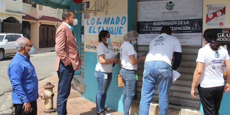 Cierran dos colmados vendieron bebidas provocaron muerte a ocho personas