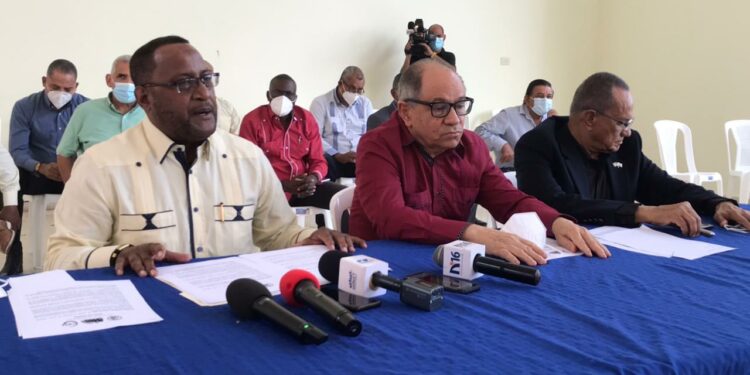 Centrales sindicales deploran cancelaciones de empleados públicos