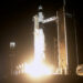 NASA y SpaceX lanzan nave con 4 astronautas con destino a estación espacial