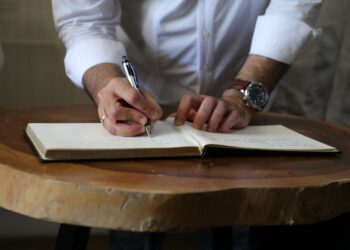 Abinader supervisa proceso vacunación en Moca y visita museo de Ramón Cáceres