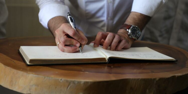 Abinader supervisa proceso vacunación en Moca y visita museo de Ramón Cáceres