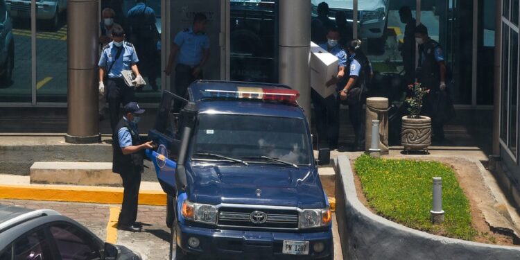 Gobierno de Ortega arremete contra opositores y periodistas en Nicaragua