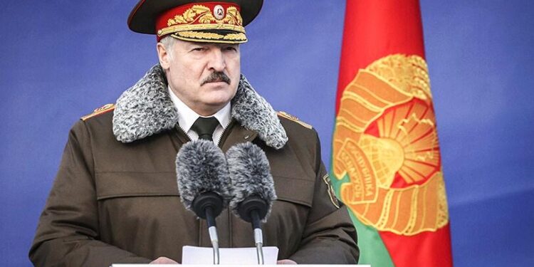 UE planea cerrar el espacio aéreo a naves aéreas de Bielorrusia