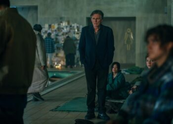 Gabriel Byrne vuelve con La guerra de los mundos: "La vida me ha enseñado a no rendirme ante la desesperación"