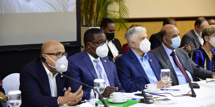 Líderes de cámaras legislativas encabezan vista públicas sobre reformas de la SS